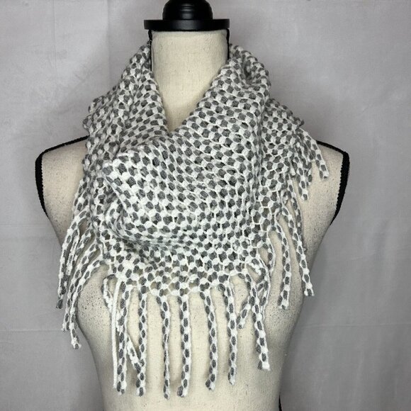 Gray / White Chunky Knit Infinity Scarf with Fringe NWOT - Picture 1 of 3